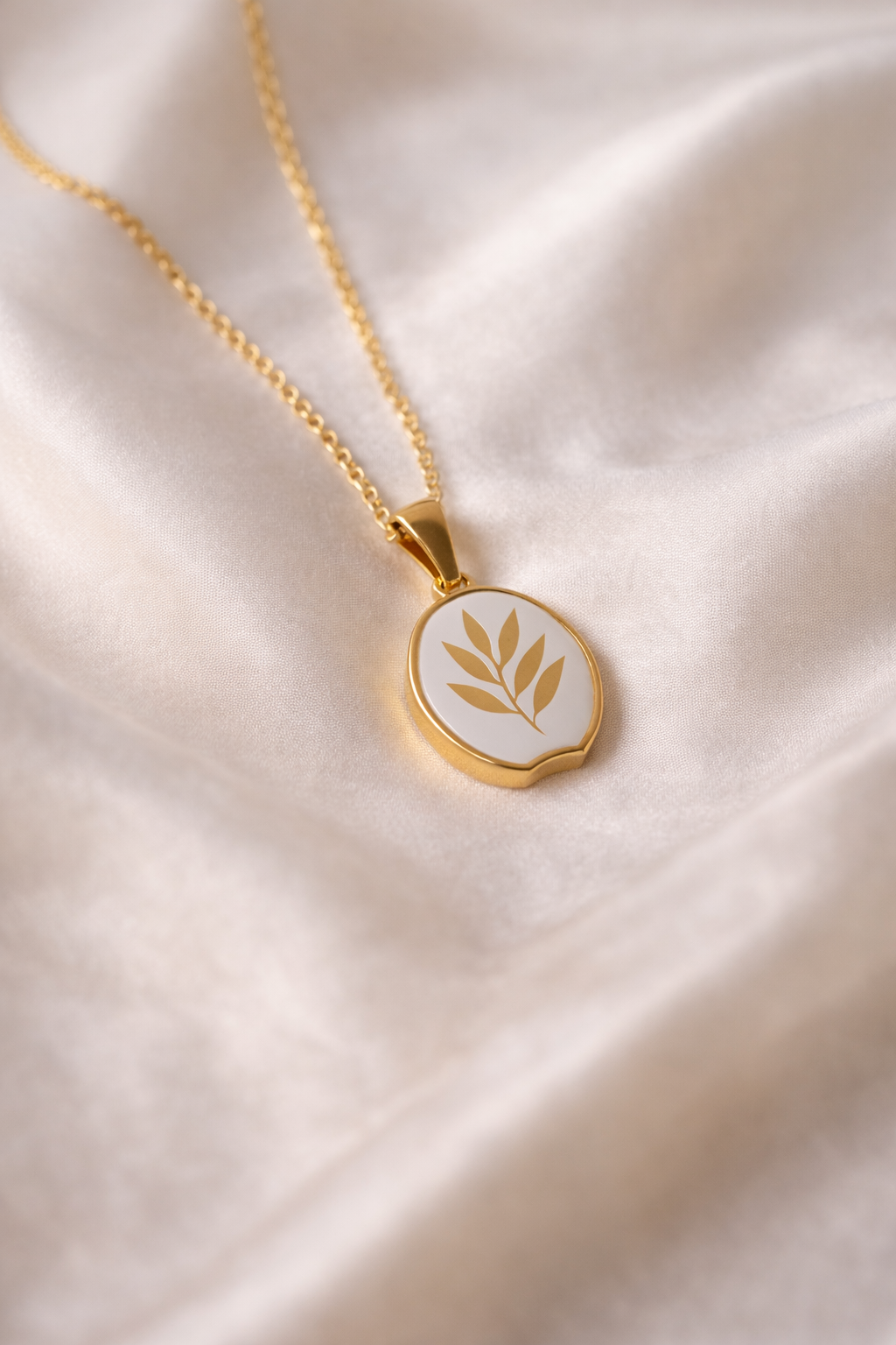 Leaf Pendant Necklace