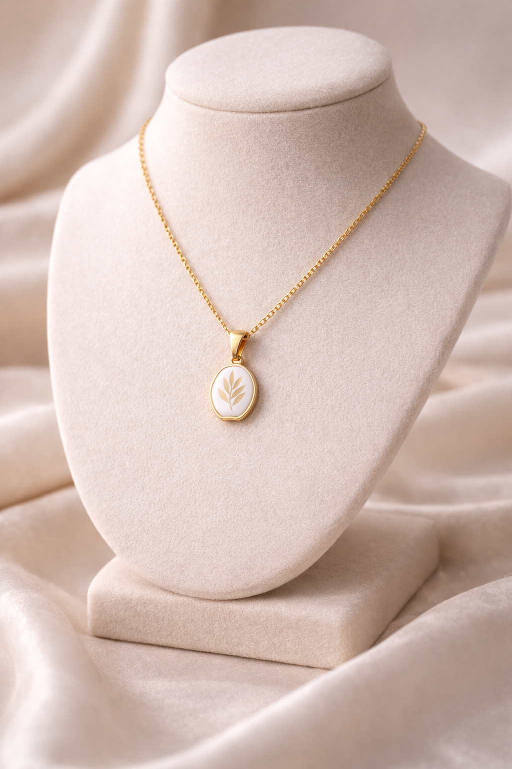 Leaf Pendant Necklace