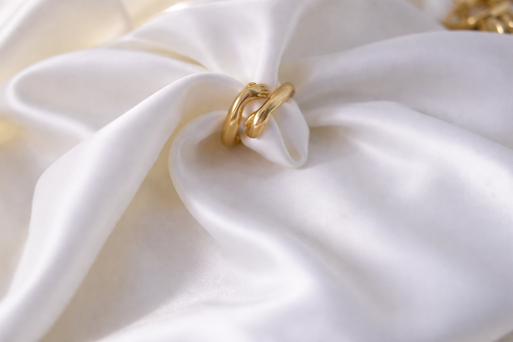 Hug Ring