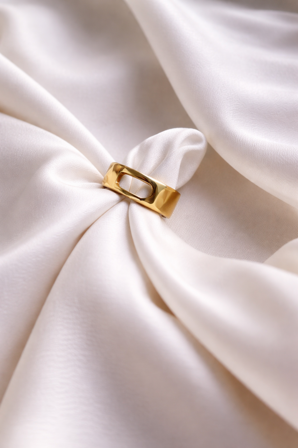Hollow Ring