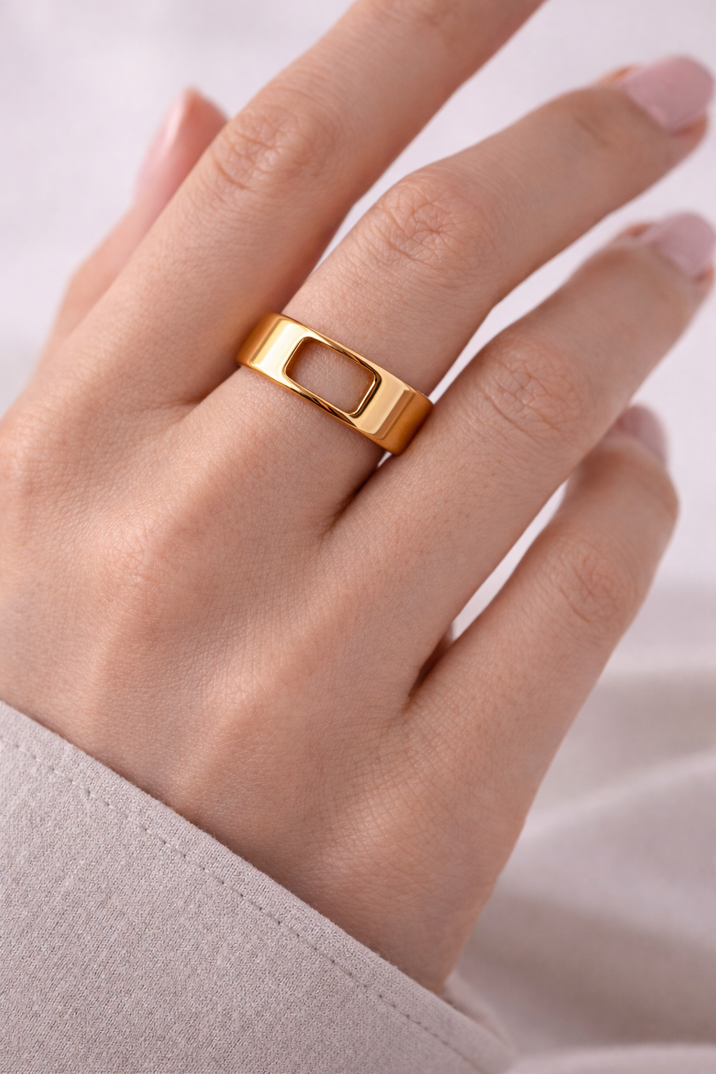 Hollow Ring