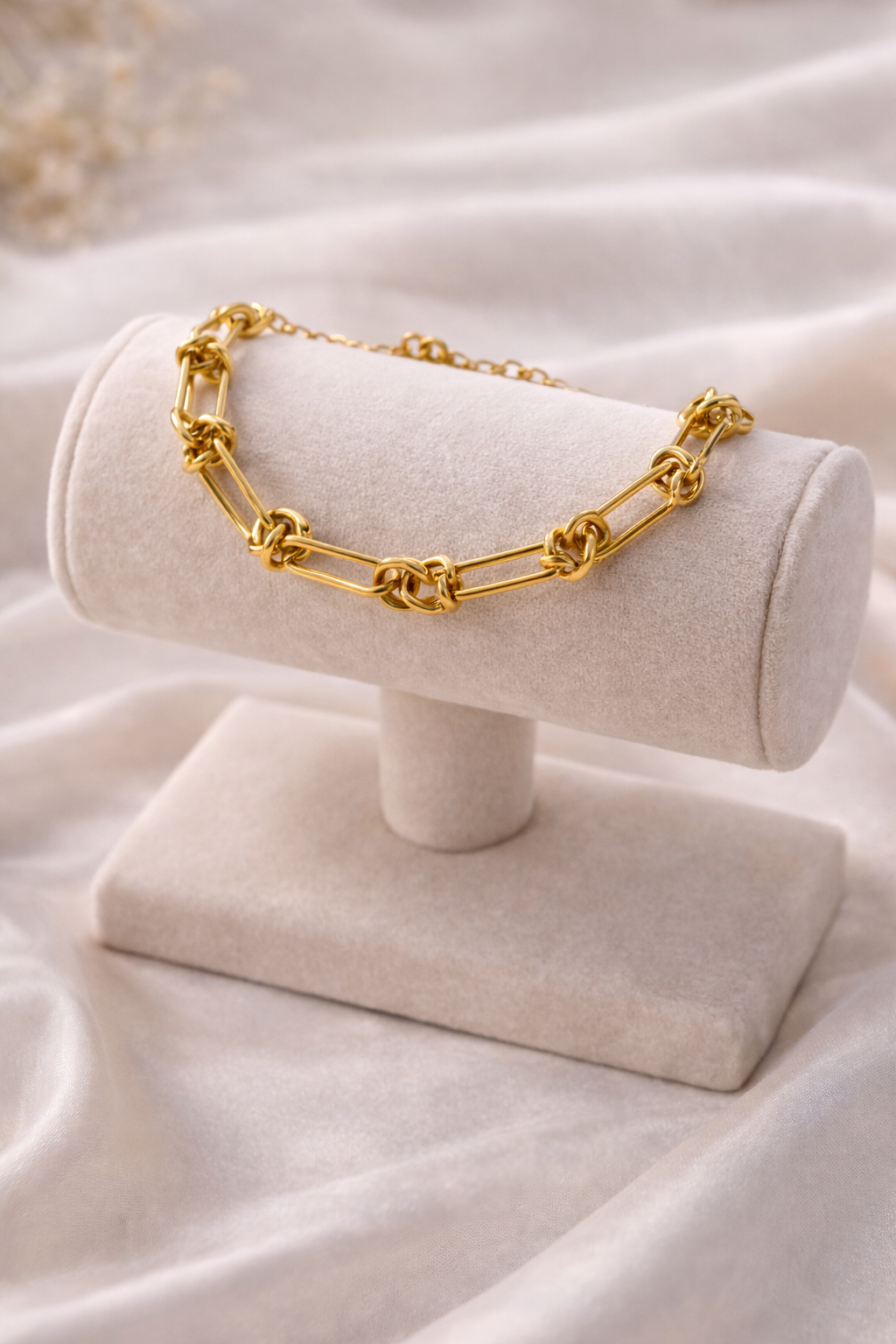 Knotted Chain Link
