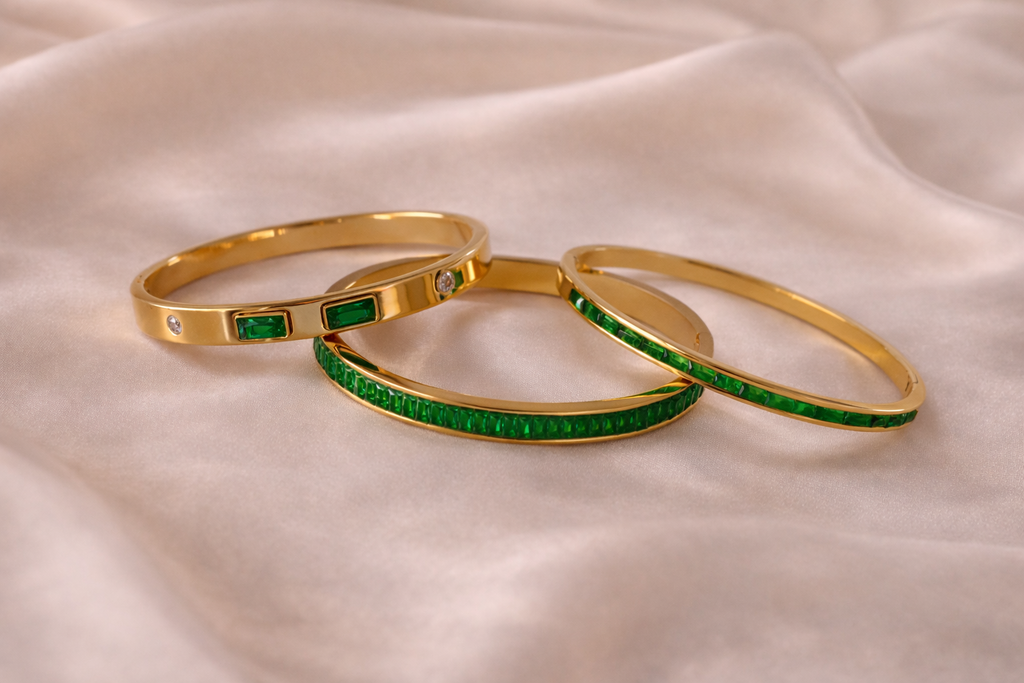 Bold Emerald Beam Bangle