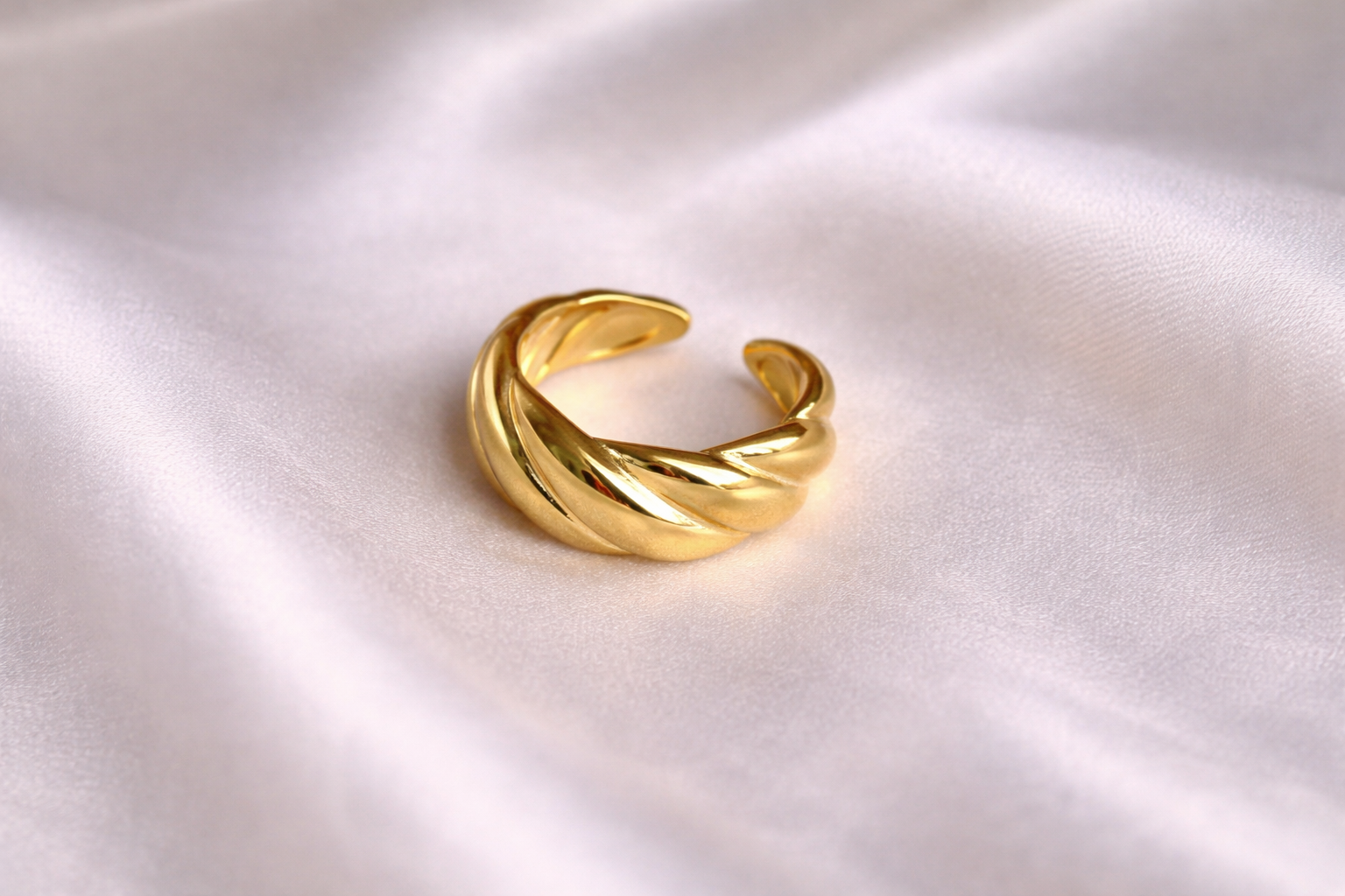 Chunky Croissant Ring